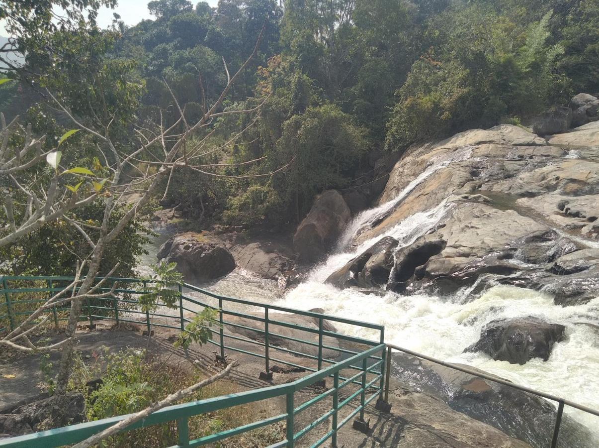 Hotel Monsoon Grande Munnar Esterno foto
